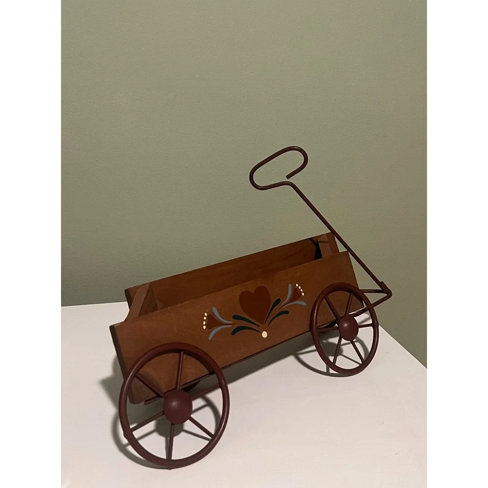 Vintage Style Wooden Decorative Wagon Folk Art Heart Planter Farmhouse Decor